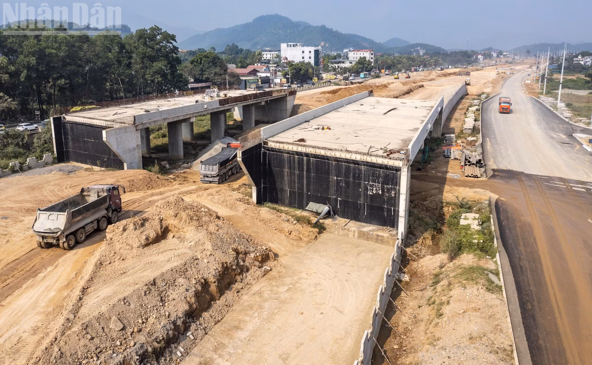 ndo_tl_dai-lo-thang-long-hoa-binh-thanh-dat-13.jpg