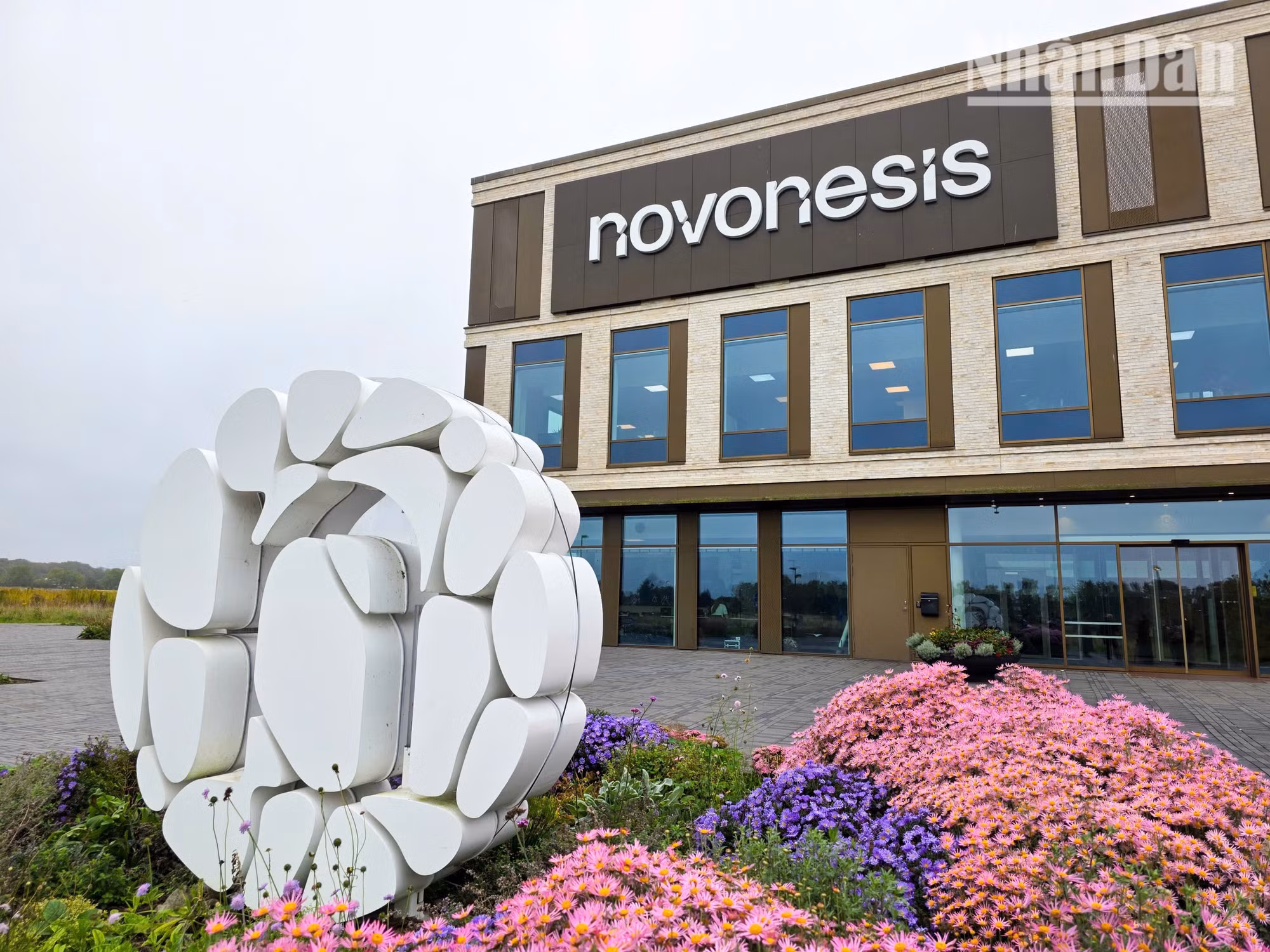 Trụ sở Tập đoàn Novonesis, chuyên về công nghệ sinh học ứng dụng tại Đan Mạch.