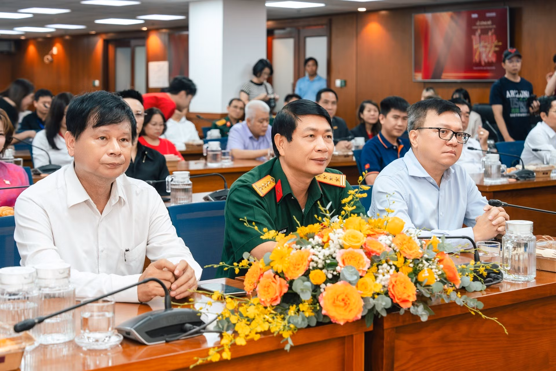 ubnd-tphcm-to-quoc-trong-tim-5.jpg