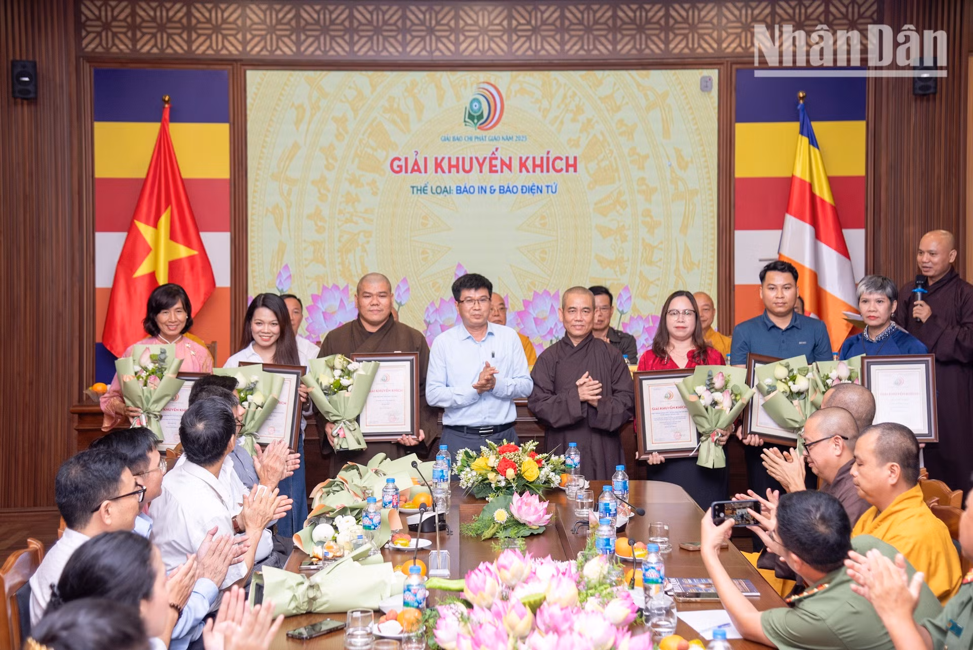 bao-chi-phat-giao-minh-duy-7.jpg