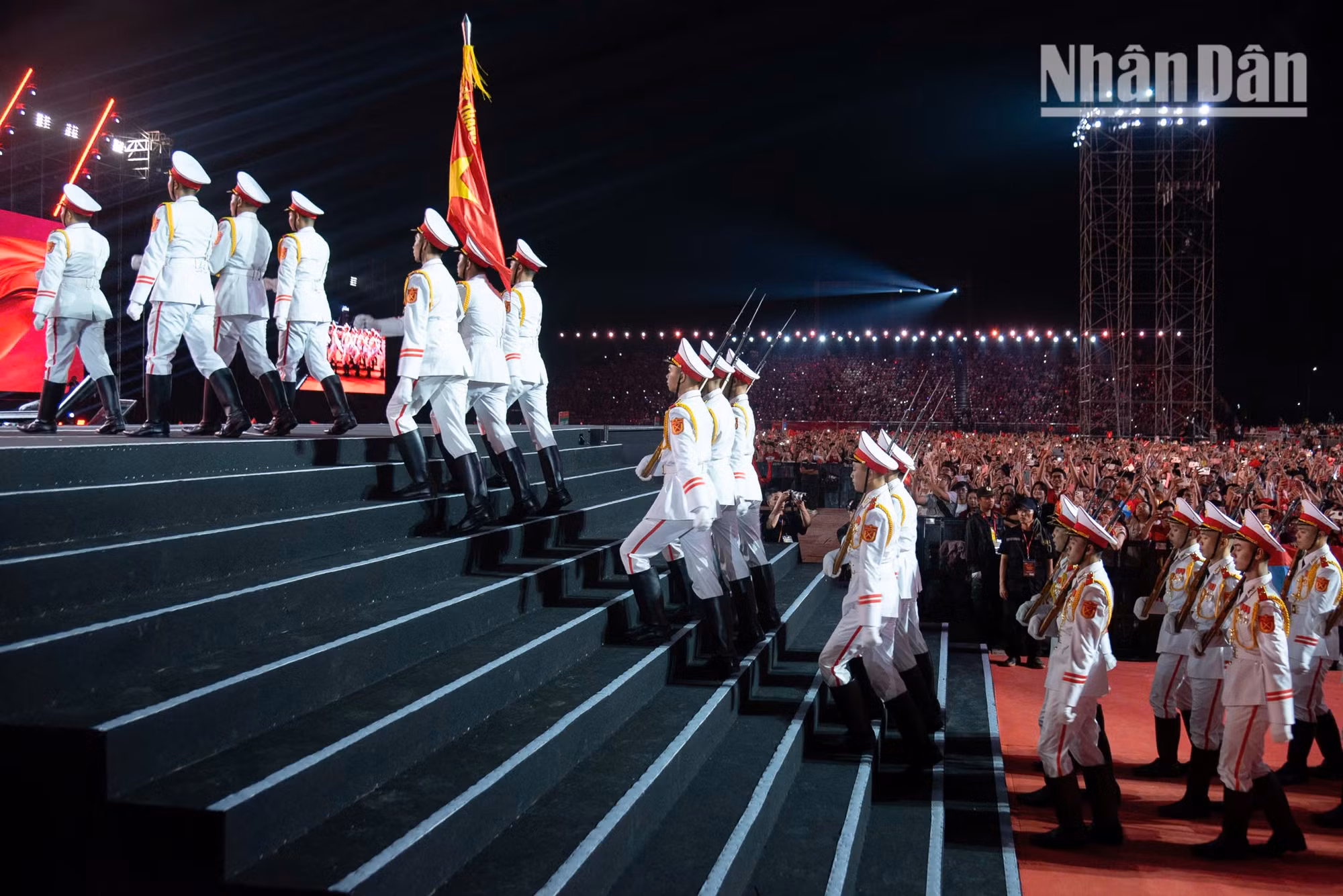 chao-co-dieu-binh-minh-duy-10.jpg