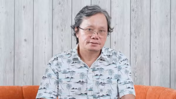 Tiến sĩ, bác sĩ Trương Hữu Khanh nhấn mạnh không nên chủ quan khi mắc sốt xuất huyết. (Ảnh: HCDC)