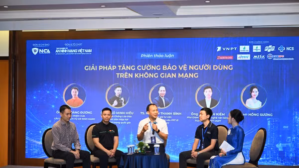 Phiên thảo luận “Giải pháp tăng cường bảo vệ người dùng trên không gian mạng”.