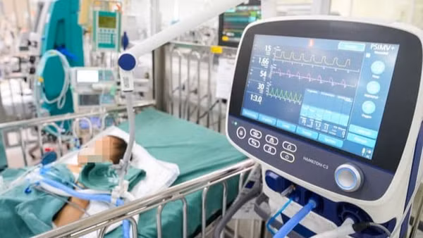 Bệnh não hoại tử cấp tính có thể diễn biến nhanh, gây tổn thương thần kinh nghiêm trọng ở trẻ. (Ảnh: Bệnh viện cung cấp)