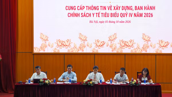 Lãnh đạo Bộ chủ trì cuộc họp. (Ảnh: T.H)