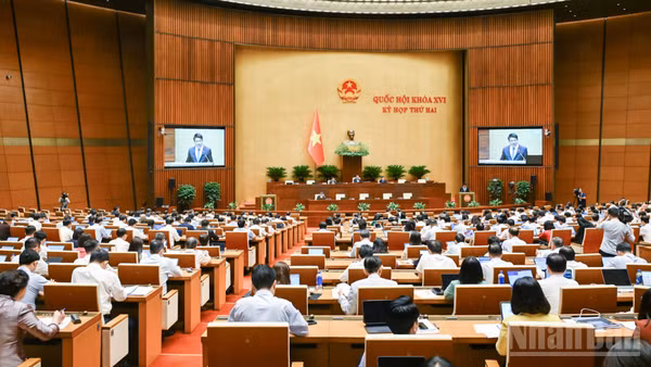 Sáng 18/10, Quốc hội tiếp tục ngày làm việc thứ 2 của Kỳ họp thứ 2, Quốc hội khóa XVI. (Ảnh: DUY LINH)