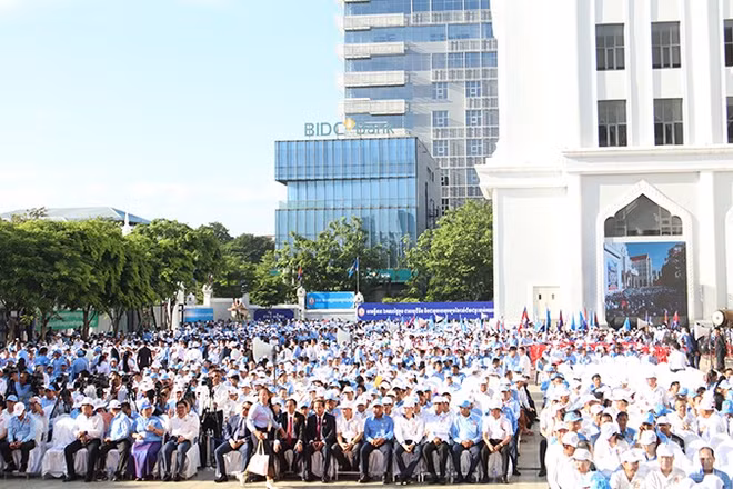 Lễ kỷ niệm 74 năm Ngày thành lập Đảng Nhân dân Campuchia diễn ra tại Cung 7/1 ở Thủ đô Phnom Penh.