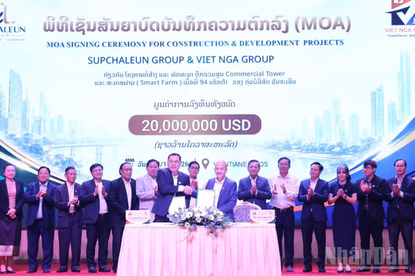 Lễ ký kết Biên bản thỏa thuận hợp tác triển khai dự án. (Ảnh: DUY TOÀN)