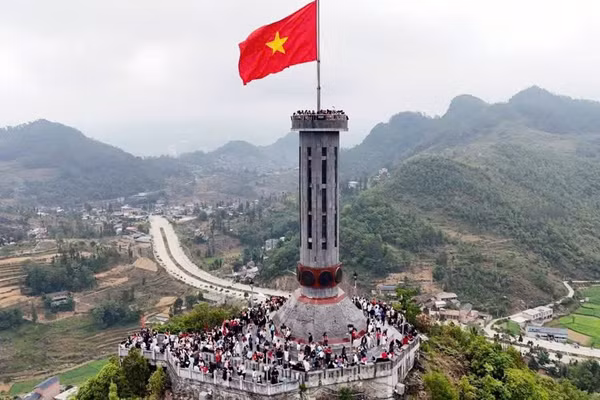 Lũng Cú đón gần 13 nghìn lượt khách trong dịp nghỉ lễ 30/4 và 1/5.