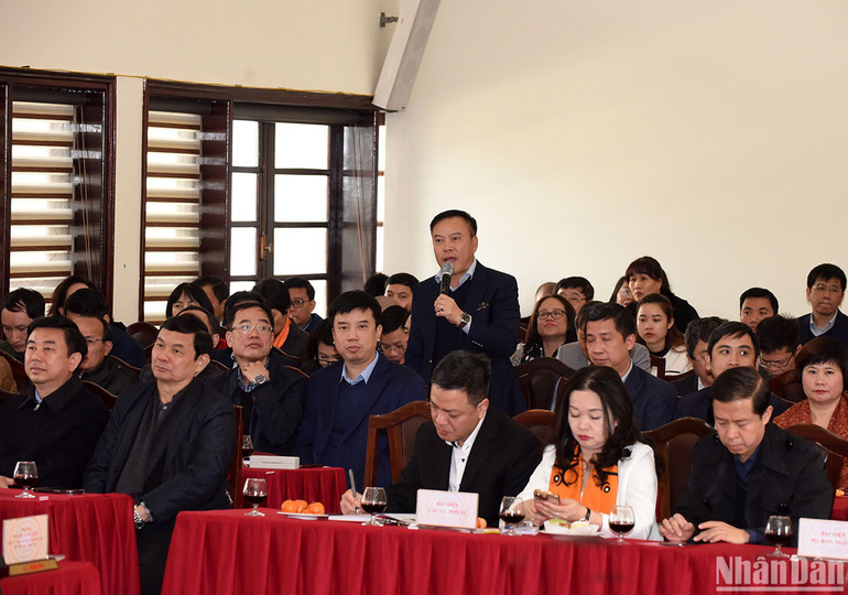 Tổng Biên tập Báo Nông thôn Ngày nay Lưu Quang Định phát biểu.