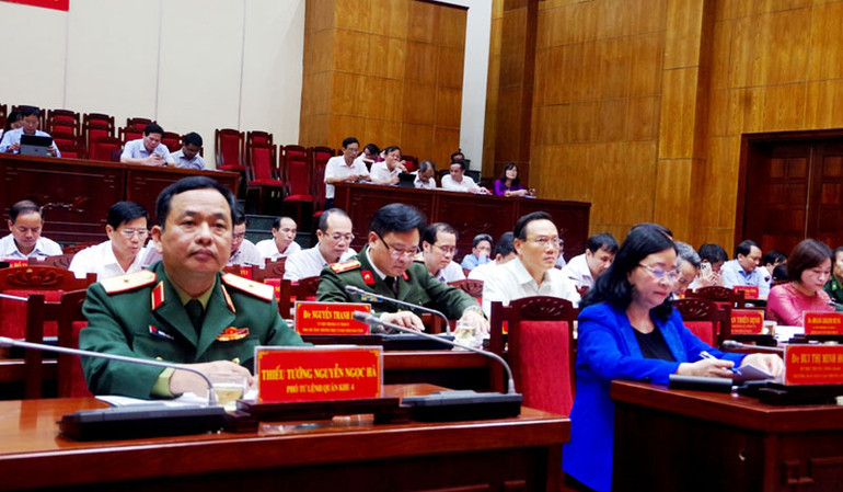 Bí thư Trung ương Đảng, Trưởng Ban Dân vận Trung ương Bùi Thị Minh Hoài dự Hội nghị tổng kết 10 năm thực hiện Nghị quyết Trung ương 8 (khóa XI) tại tỉnh Thừa Thiên Huế. Bí thư Trung ương Đảng, Trưởng Ban Dân vận Trung ương Bùi Thị Minh Hoài dự Hội nghị tổng kết 10 năm thực hiện Nghị quyết Trung ương 8 (khóa XI) tại tỉnh Thừa Thiên Huế.