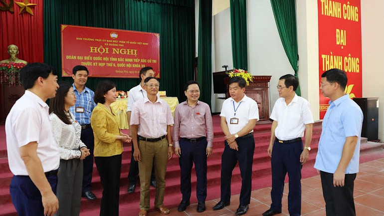 Các đại biểu Quốc hội cả tỉnh tiếp xúc cử tri trước kỳ họp. Các đại biểu Quốc hội cả tỉnh tiếp xúc cử tri trước kỳ họp.