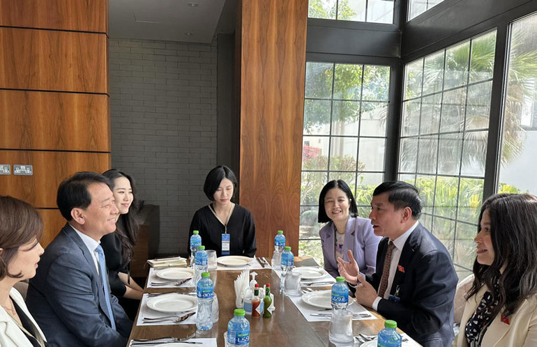 Tổng Thư ký Bùi Văn Cường và Tổng Thư ký Quốc hội Hàn Quốc.