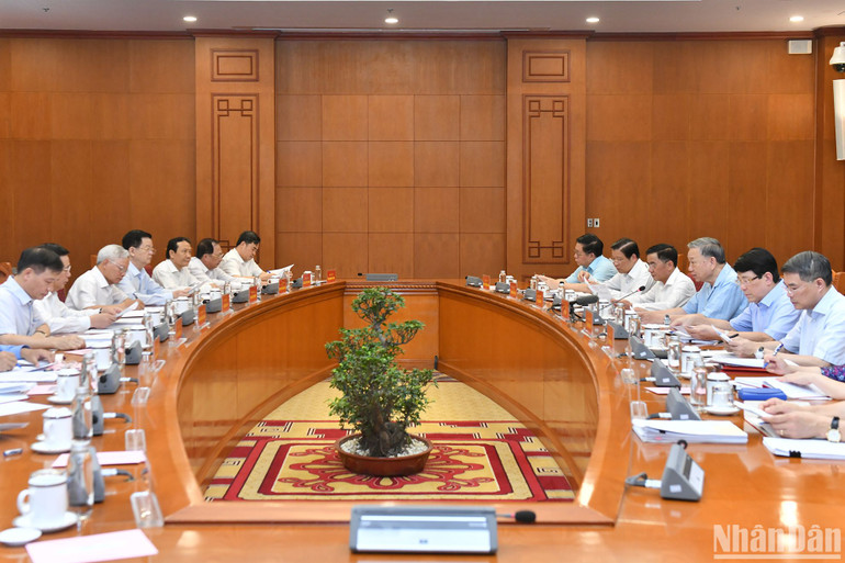 Quang cảnh cuộc họp Thường trực Tiểu ban Văn kiện Đại hội XIV của Đảng.