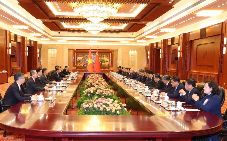 Tổng Bí thư, Chủ tịch nước Tô Lâm hội kiến Ủy viên trưởng Nhân đại toàn quốc Trung Quốc Triệu Lạc Tế. Ảnh: Trí Dũng-TTXVN