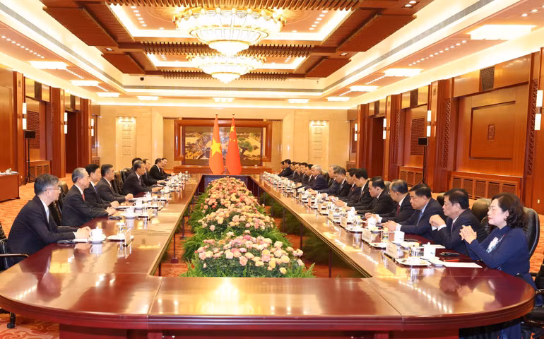 Tổng Bí thư, Chủ tịch nước Tô Lâm hội kiến Ủy viên trưởng Nhân đại toàn quốc Trung Quốc Triệu Lạc Tế. Ảnh: Trí Dũng-TTXVN