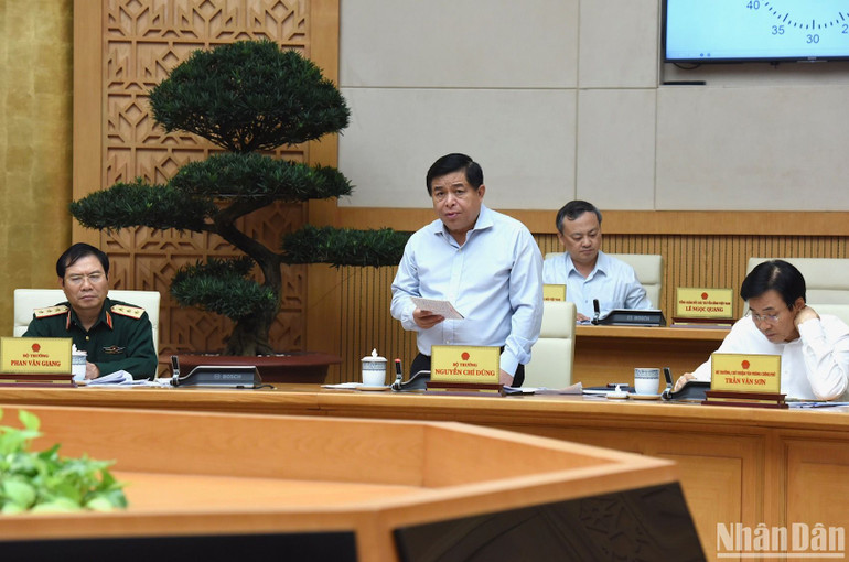 Bộ trưởng Kế hoạch và Đầu tư Nguyễn Chí Dũng phát biểu.