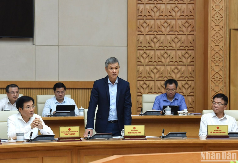 Đại diện lãnh đạo Bộ Ngoại giao phát biểu.