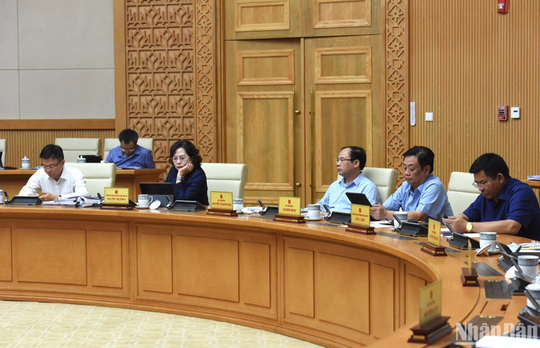 Đại diện lãnh đạo các bộ, ban ngành phát biểu.