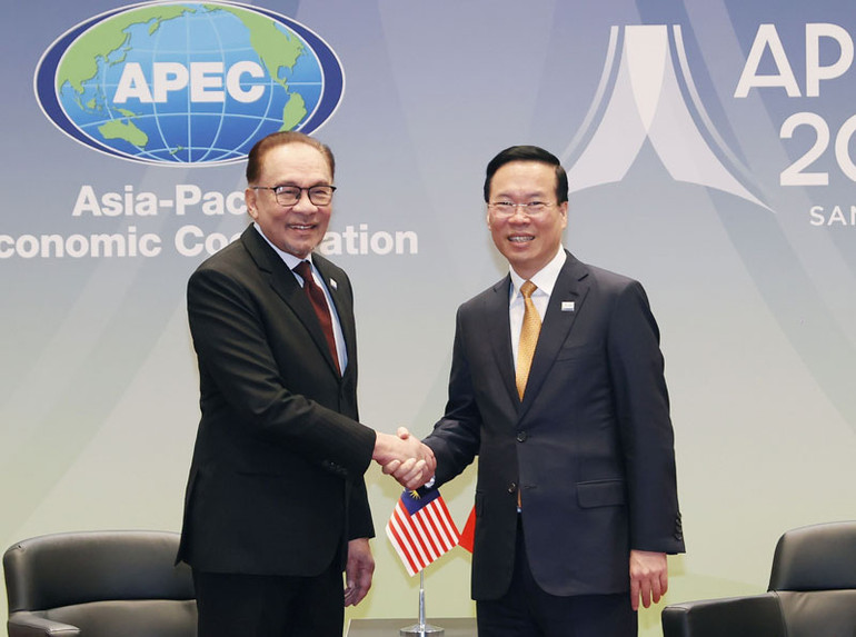 Chủ tịch nước Võ Văn Thưởng tiếp Thủ tướng Malaysia Anwar Ibrahim. (Ảnh: TTXVN) Chủ tịch nước Võ Văn Thưởng tiếp Thủ tướng Malaysia Anwar Ibrahim. (Ảnh: TTXVN)