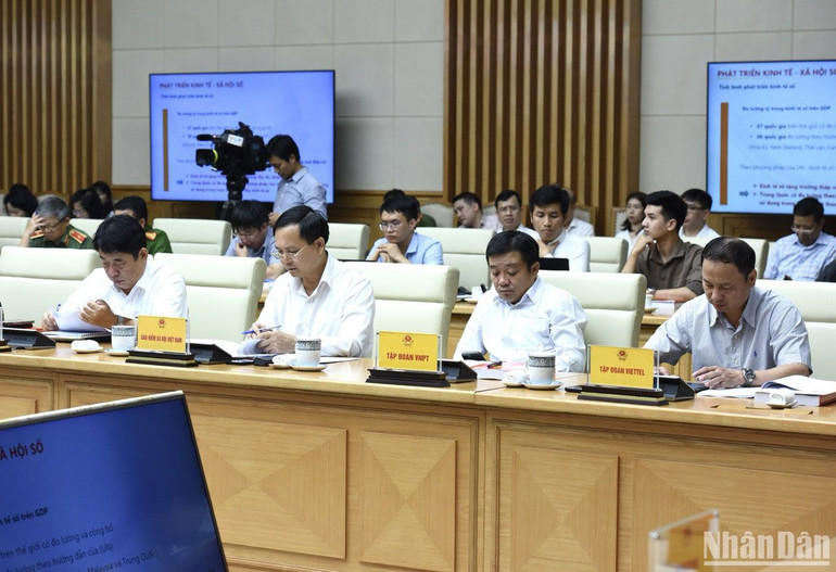 Đại diện lãnh đạo các tập đoàn, tổng công ty tham dự phiên họp.