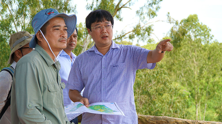 Bí Thư Tỉnh ủy Đồng Tháp Lê Quốc Phong khảo sát Vườn quốc gia Tràm Chim, huyện Tam Nông, tỉnh Đồng Tháp.