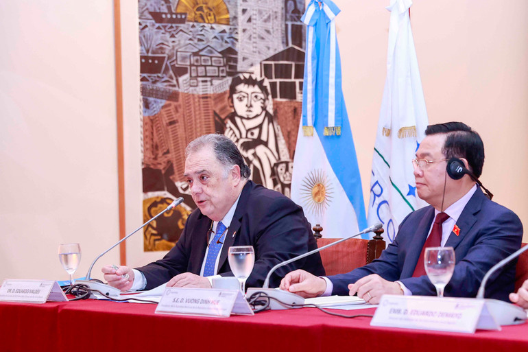 Chủ nhiệm Ủy ban Đối ngoại Hạ viện Argentina Eduardo Félix Valdes phát biểu tại sự kiện.
