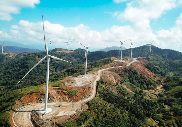 Dự án điện gió được xây dựng ở huyện Hướng Hóa phát huy hiệu quả kinh tế cao.