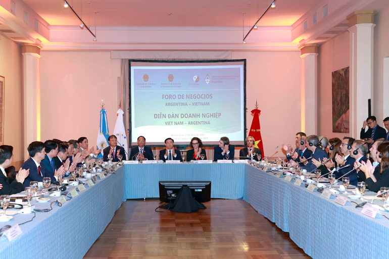 Quang cảnh Diễn đàn tại trụ sở Bộ Ngoại giao, Ngoại thương và Tôn giáo Argentina.