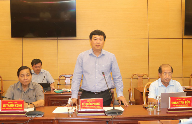 Bí thư Tỉnh ủy Đồng Tháp Lê Quốc Phong phát biểu tại buổi làm việc.