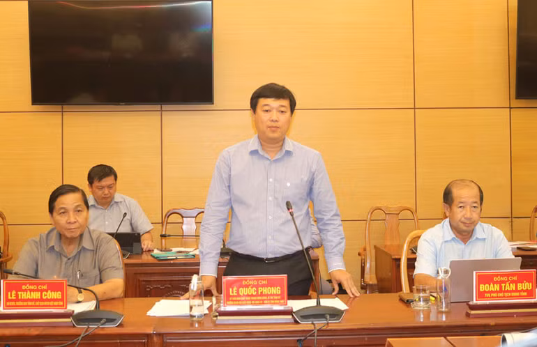 Bí thư Tỉnh ủy Đồng Tháp Lê Quốc Phong phát biểu tại buổi làm việc.