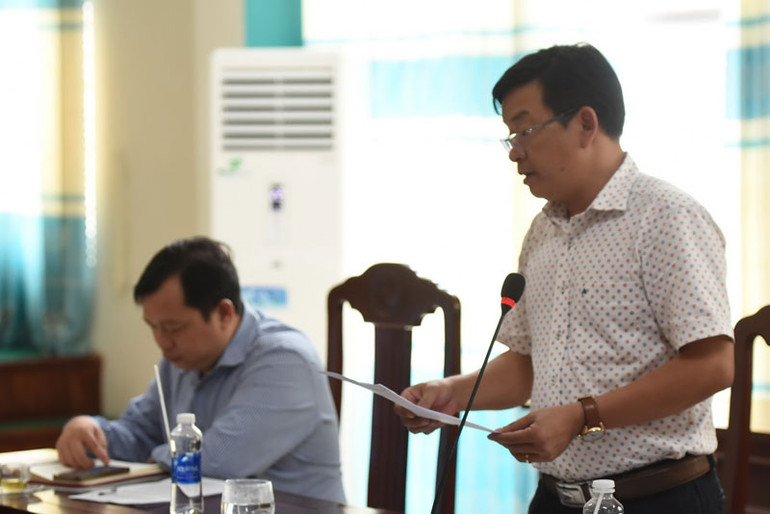 Đại biểu tham dự cuộc họp phát biểu ý kiến.