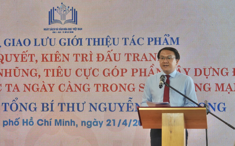 Giám đốc Sở Thông tin và Truyền thông Thành phố Hồ Chí Minh Lâm Đình Thắng phát biểu tại buổi giao lưu, tọa đàm.