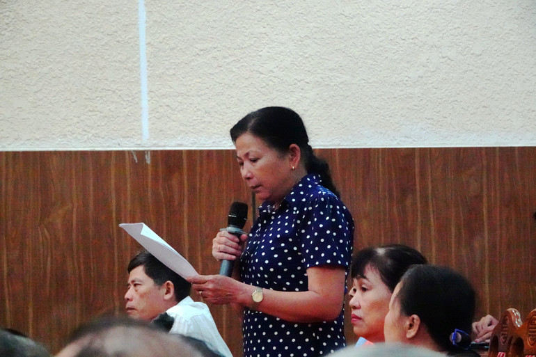 Cử tri chất vấn, kiến nghị tại các kỳ tiếp xúc cử tri và chương trình HĐND với cử tri. Cử tri chất vấn, kiến nghị tại các kỳ tiếp xúc cử tri và chương trình HĐND với cử tri.