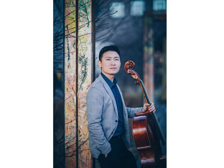 Nhạc trưởng Phan Đỗ Phúc. Nhạc trưởng Phan Đỗ Phúc.