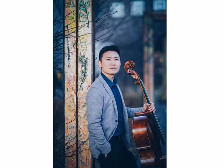 Nhạc trưởng Phan Đỗ Phúc. Nhạc trưởng Phan Đỗ Phúc.