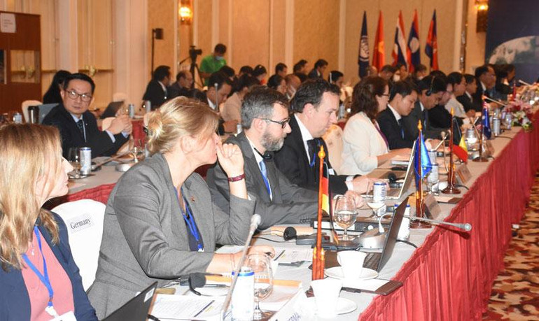 Đại diện các tổ chức quốc tế dự phiên họp.