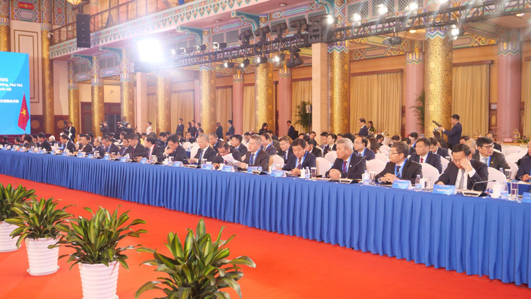 Các đại biểu tham dự Tọa đàm.