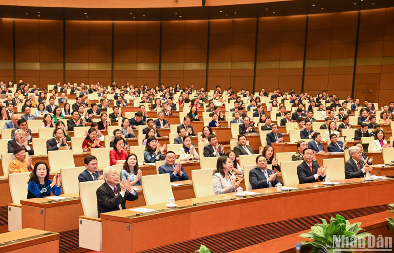 Tổng Bí thư Nguyễn Phú Trọng và các đại biểu dự phiên họp. Tổng Bí thư Nguyễn Phú Trọng và các đại biểu dự phiên họp.