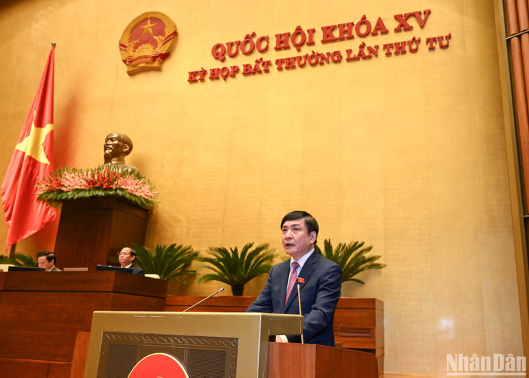 Tổng Thư ký Quốc hội, Chủ nhiệm Văn phòng Quốc hội Bùi Văn Cường phát biểu tại phiên họp. Tổng Thư ký Quốc hội, Chủ nhiệm Văn phòng Quốc hội Bùi Văn Cường phát biểu tại phiên họp.