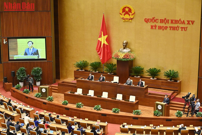 Tại kỳ họp lần này, đã có 1.841 lượt đại biểu Quốc hội phát biểu tại 7 phiên thảo luận tổ, 621 lượt đăng ký, 508 lượt đại biểu Quốc hội phát biểu thảo luận và 26 lượt tranh luận tại 26 phiên thảo luận Hội trường; 345 lượt đại biểu Quốc hội đăng ký, 149 lượt đại biểu nêu câu hỏi chất vấn, 22 lượt tranh luận tại phiên chất vấn và trả lời chất vấn. Quốc hội đã biểu quyết thông qua 6 luật, 12 nghị quyết chuyên đề và Nghị quyết chung của Kỳ họp, thảo luận về việc tiếp thu, chỉnh lý và cho ý kiến lần đầu đối với 8 dự án luật và quyết nghị nhiều nội dung quan trọng khác.