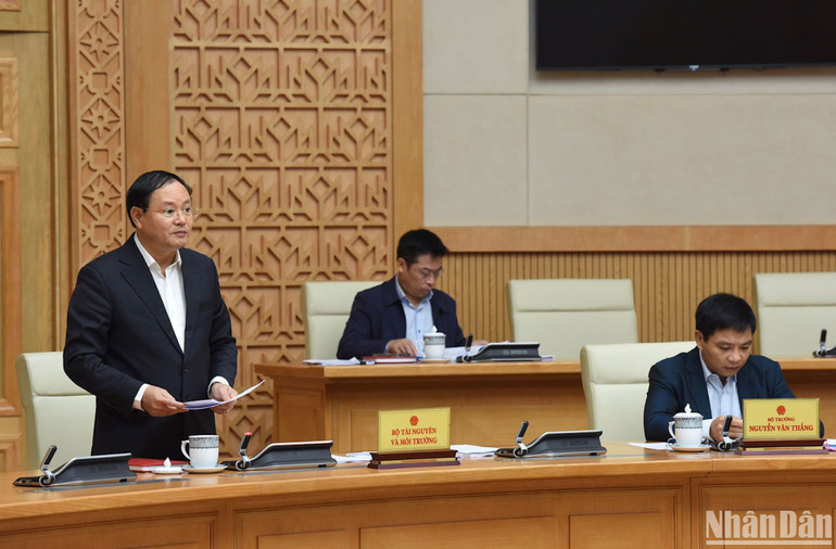 Đại diện lãnh đạo Bộ Tài nguyên và Môi trường phát biểu.