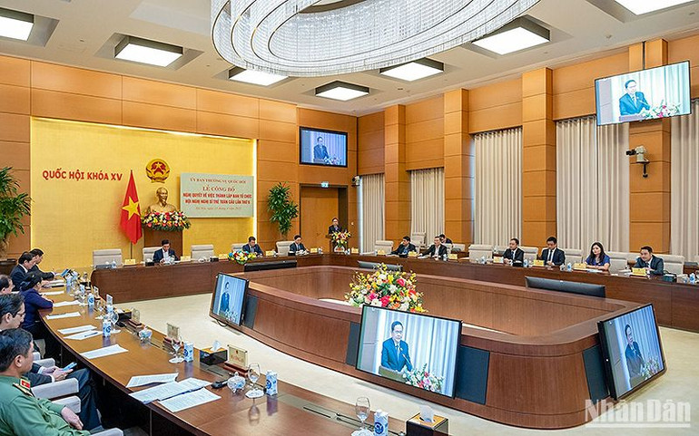 Quang cảnh lễ công bố.