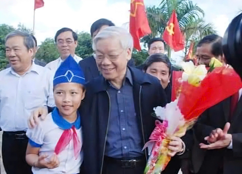 Tổng Bí thư Nguyễn Phú Trọng về thăm xã Vĩnh Thủy, huyện Vĩnh Linh ngày 4/2/2015.