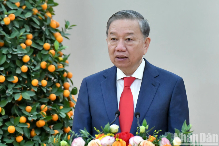 Tổng Bí thư Tô Lâm phát biểu giao nhiệm vụ cho các đơn vị và cá nhân tại hội nghị. (Ảnh: ĐĂNG KHOA)