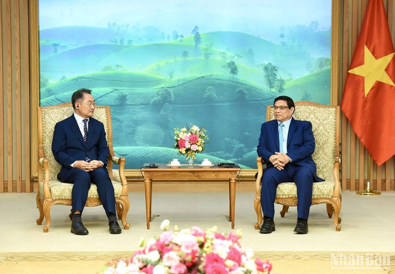Thủ tướng Phạm Minh Chính tiếp Phó Chủ tịch, Tổng Giám đốc toàn cầu của Tập đoàn công nghệ Amkor Ji Rong Rip.
