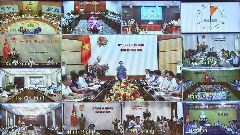 Lãnh đạo các địa phương phát biểu tại đầu cầu truyền hình trực tuyến. (Ảnh: VGP)