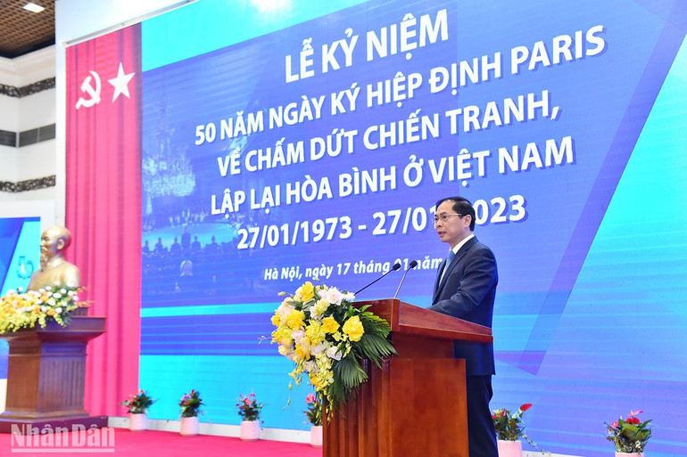 Bộ trưởng Ngoại giao Bùi Thanh Sơn đọc diễn văn tại Lễ kỷ niệm. (Ảnh: Thủy Nguyên)