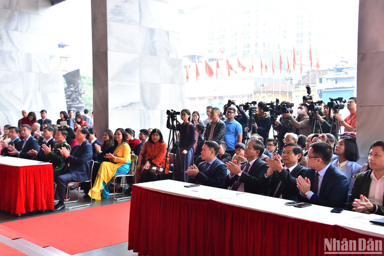 Các đại biểu tham dự lễ khai mạc Hội báo Xuân Quý Mão - Hà Nội 2023.