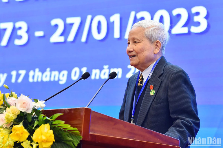 Nguyên Tổng Biên tập Báo Nhân Dân Hà Đăng, thành viên Đoàn đàm phán Chính phủ Cách mạng lâm thời Cộng hòa miền nam Việt Nam, phát biểu tại Lễ kỷ niệm. (Ảnh: Thủy Nguyên)